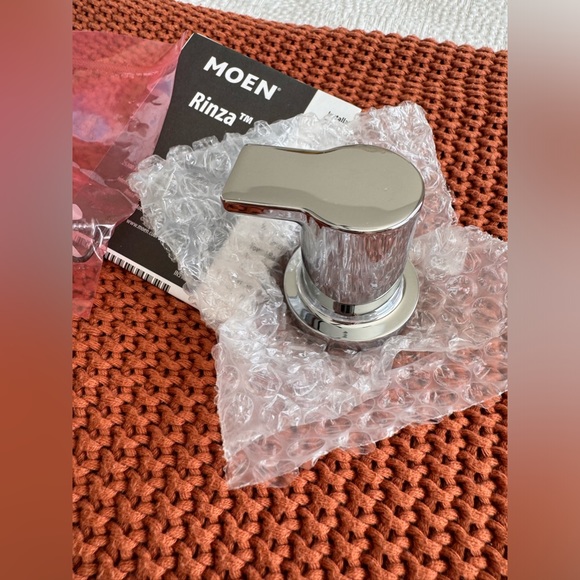 Lot of 2 Chrome Single-Hook Moen Rinza Wall Towel Hook Robe Hook Y1103CH NEW - Picture 10 of 12